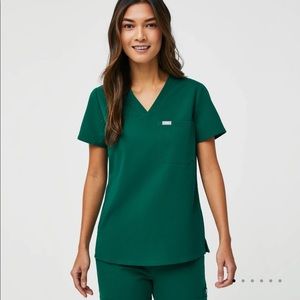 Figs Catarina One Pocket Scrub Top Hunter Green Size Medium